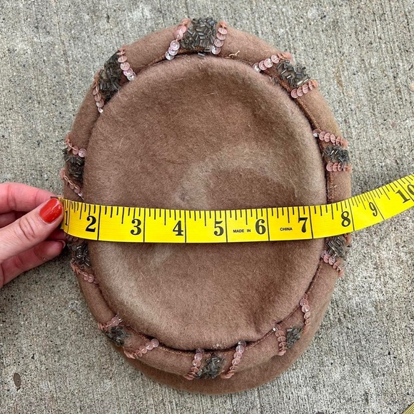 VINTAGE Taupe Hat - Picture 4 of 5
